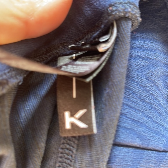 K navy blue design stretch leggings size small - Picture 6 of 6